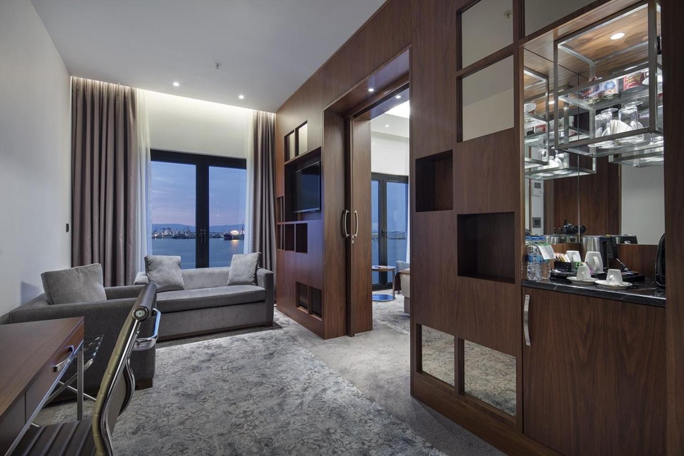 Holiday Inn Istanbul - Tuzla Bay By Ihg Exterior foto